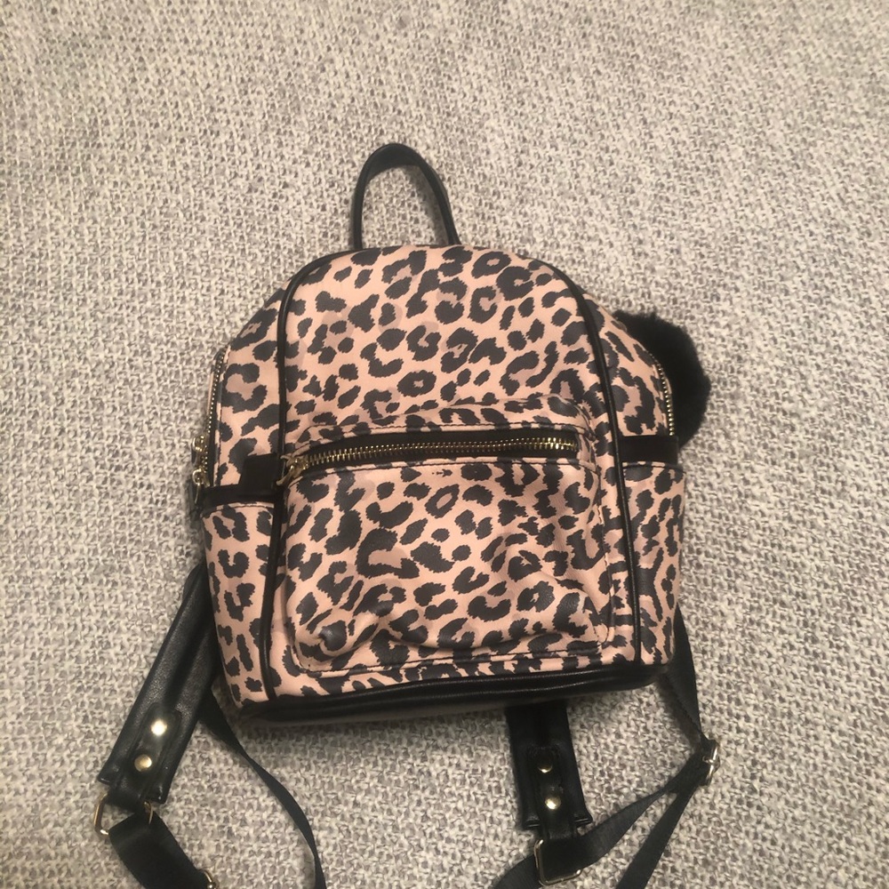 Leopard back pack